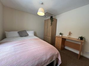 Bedroom- click for photo gallery